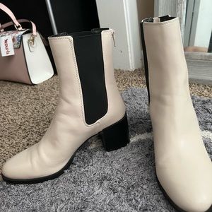 White/Cream boots